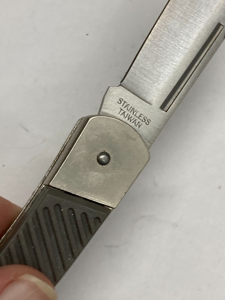 Heavy Duty Lockback Folding Knife w/Plain Blade, Rubber Grip K-7195M