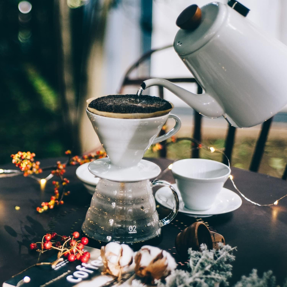 V60 Ceramic Coffee Dripper Pour over Cone Coffee Maker Size 02, White