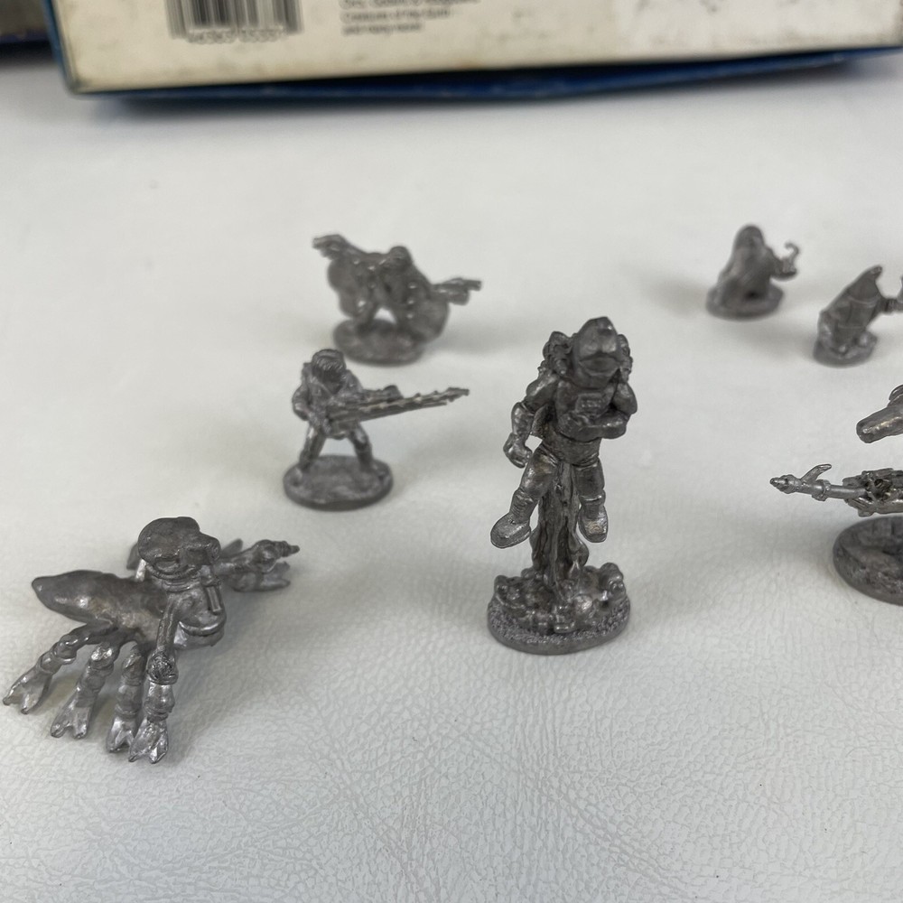 TSR: Star Frontiers + Alpha Dawn + Mini Figures Near Complete READ!