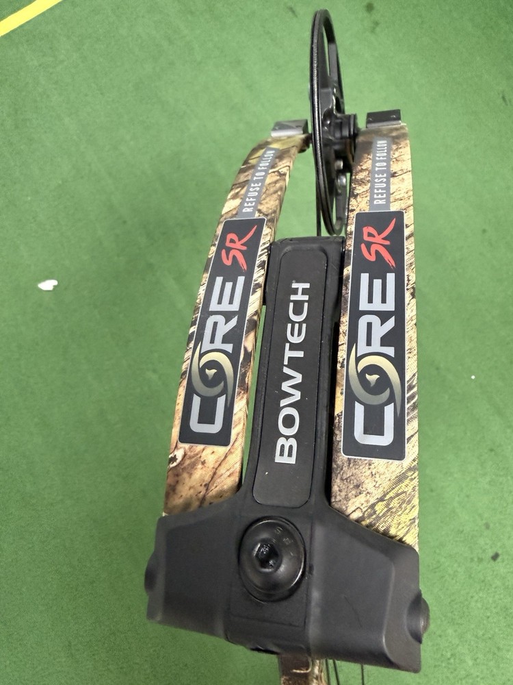 NEW Bowtech Core SR in Camo Right Hand 70# 25-30" Compound Bow