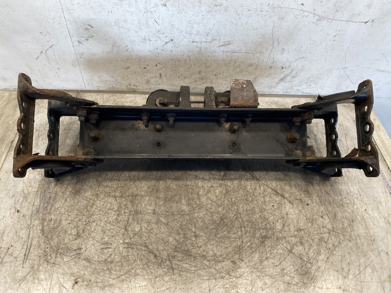 2006 Peterbilt 379 Cab Mount (630-10955)