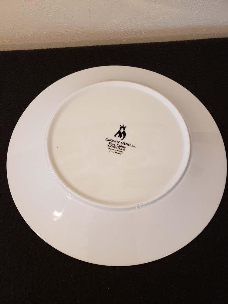 CROWN MING FINE CHINA 5PC. DINNERWARE PLACE SETTING "COQUILLE" PATTERN