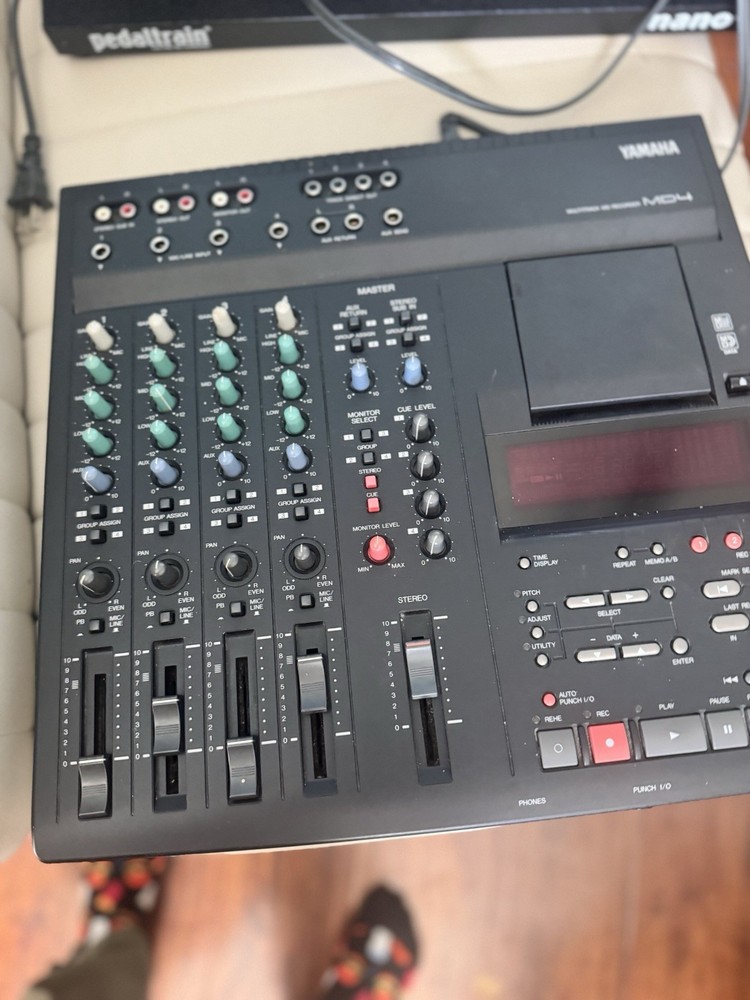 Yamaha MD4 Digital Recorder Console 4 Tracks 2-Band EQ RCA 1/4" Inputs Studio