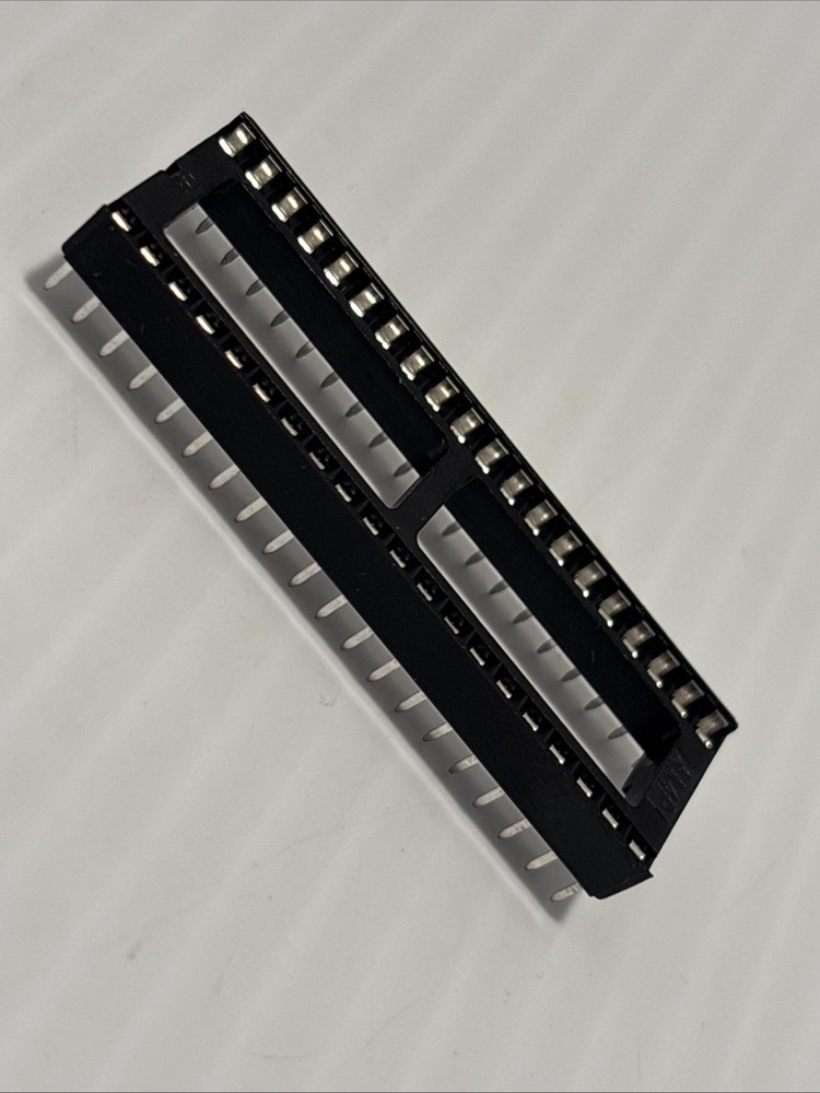 AMP 390262-5 40 PIN IC SOCKET