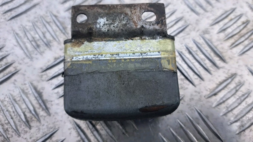 BMW R65 1980 ALTERNATOR VOLTAGE REGULATOR. BOSCH