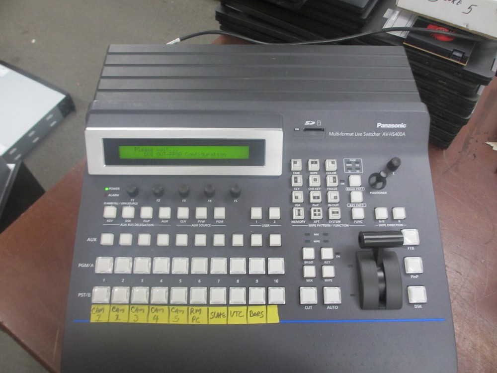 Panasonic AV-HS400AN Multi-Format Compact Live SD/HD-SDI Switcher AV-HS400A