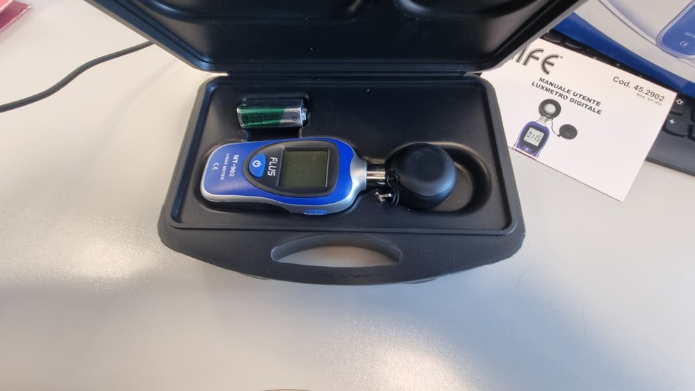 LUXMETRO DIGITALE MT-902