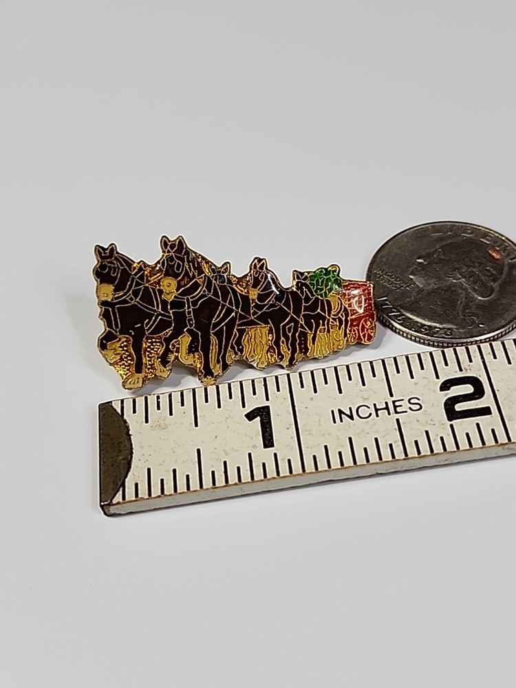 Budweiser Clydesdales Pulling Beer Wagon Lapel Pin Anheuser-Busch