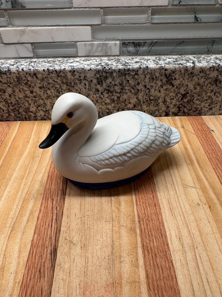 Swan has lint removal on bottom