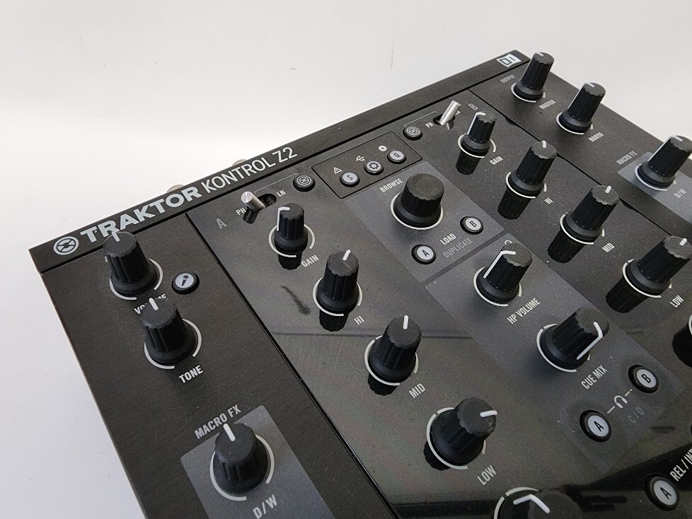 Native Instruments Traktor Kontrol Z2 DJ Mixer