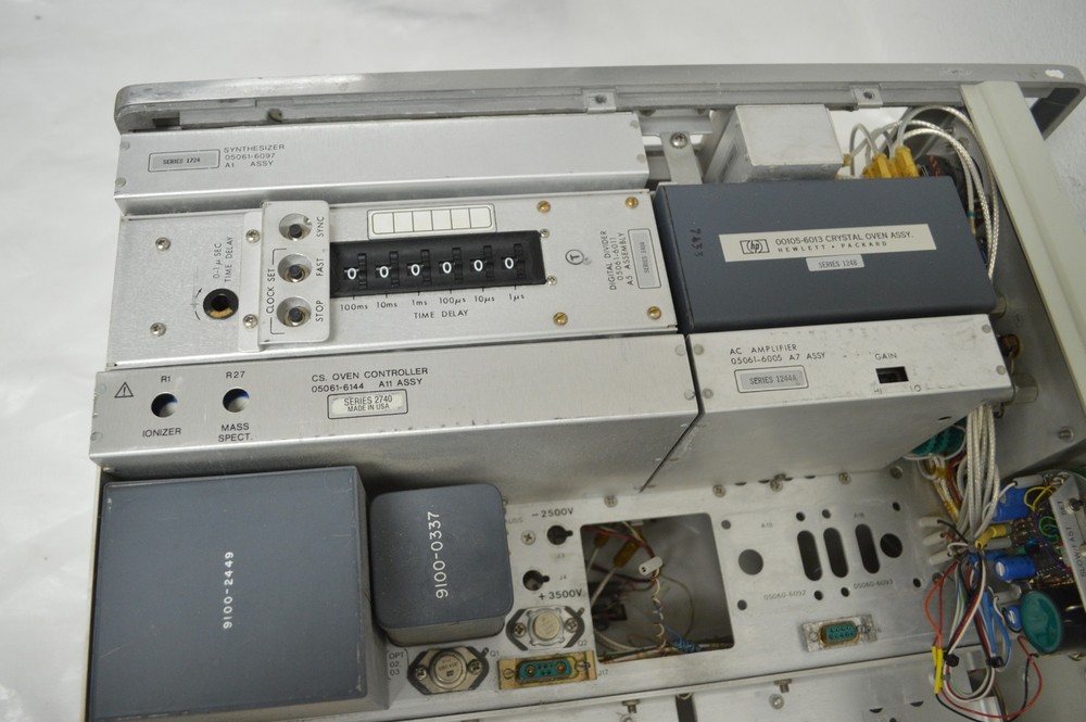 *TC* HEWLETT PACKARD HP 5061A CESIUM BEAM FREQUENCY STANDARD (TMD44)