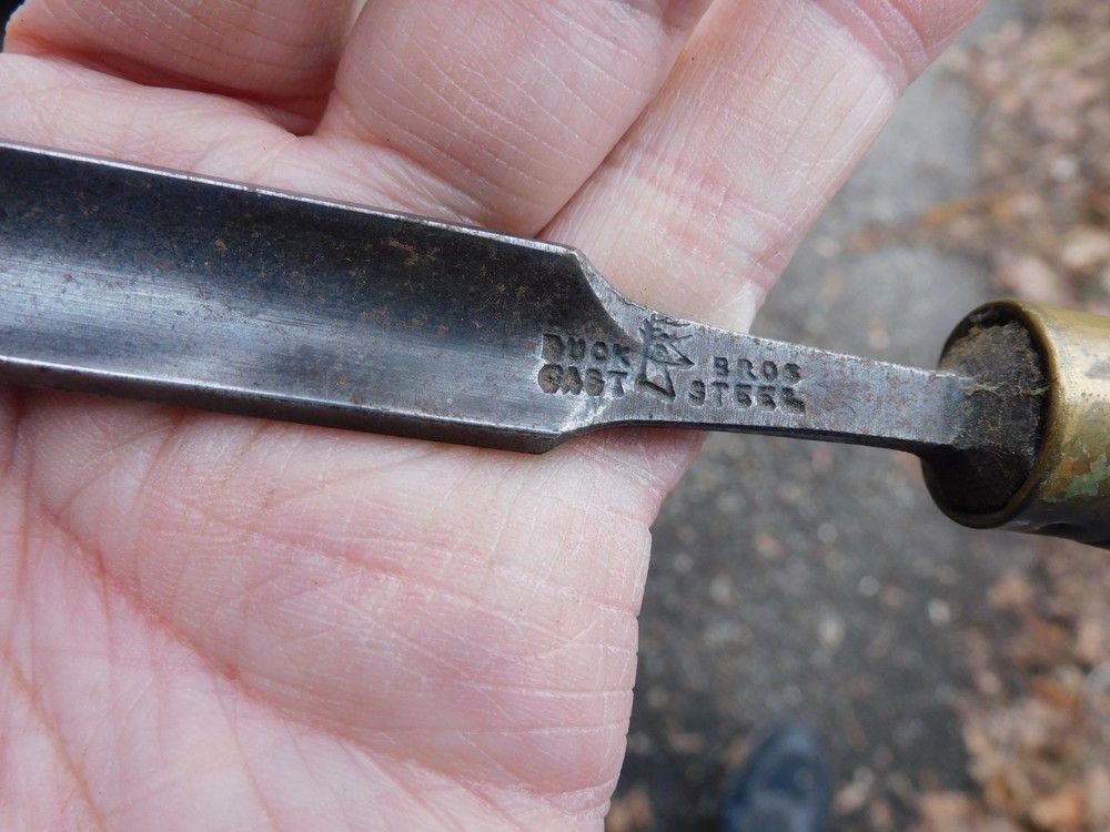 VINTAGE BUCK BROS. 5/8" WIDE CURVED CHISEL TOOL