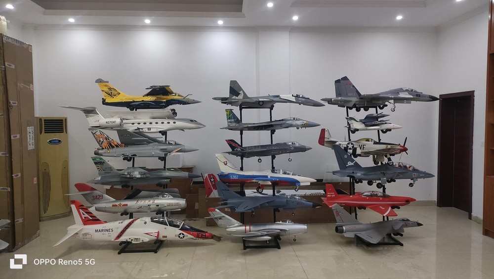 RC Airplanes Storage Rack System (18")