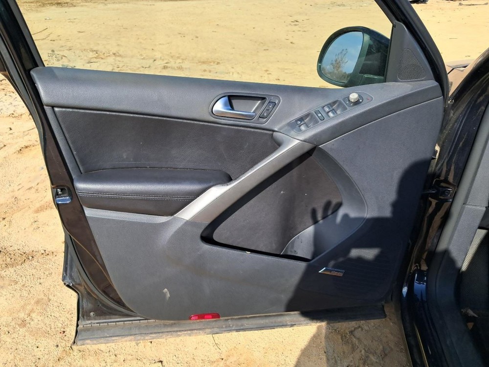 Fuse Box Engine Compartment Fits 12-16 EOS 4859822