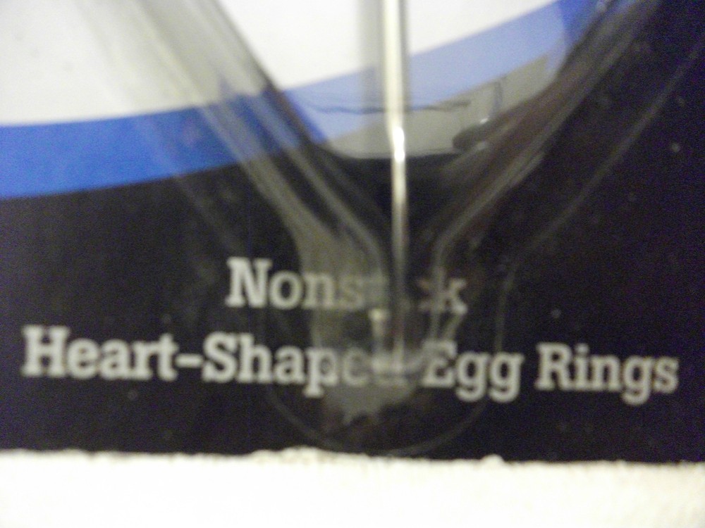 NIP CHEF STYLE NONSTICK HEART-SHAPED EGG RINGS