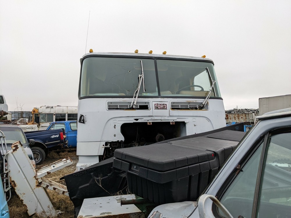 1981 Ford CL9000 Cabover Cab over Cab w/ sleeper