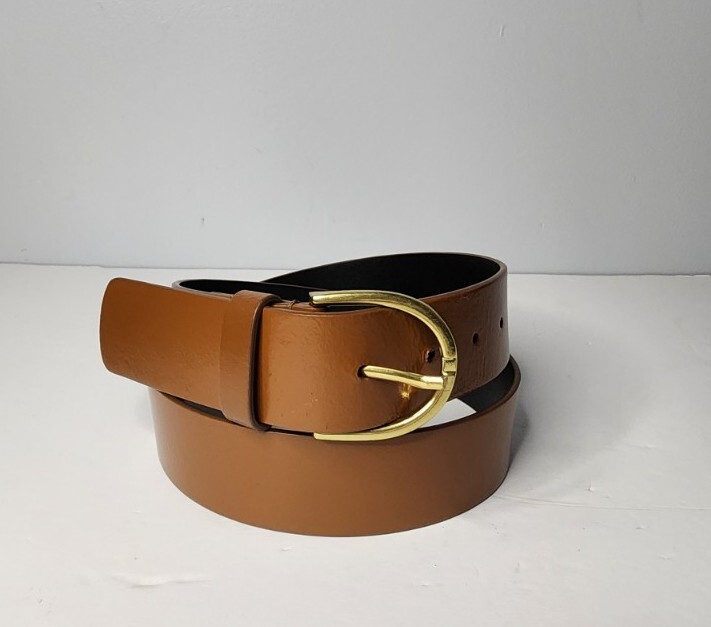 Ann Taylor GENUINE Leather Belt Gold Buckle Size Medium