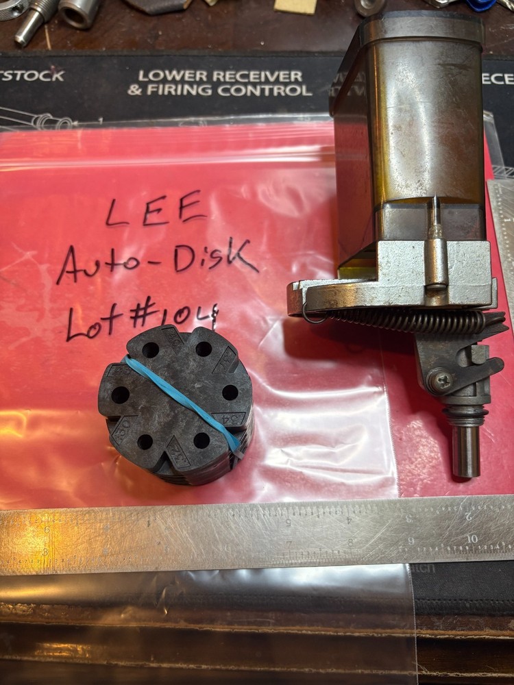 Lee AUTO Disk Powder Measure Lot#104