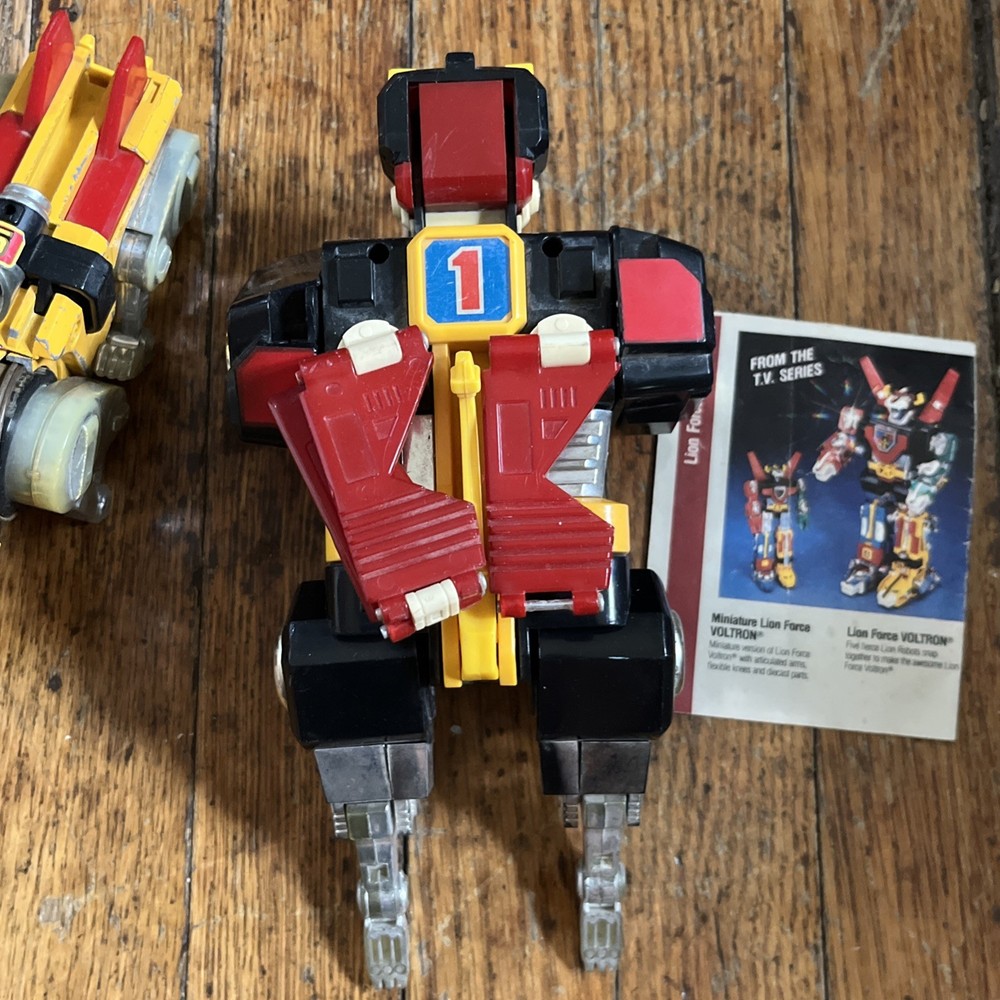 Voltron 1981 diecast and legs manual