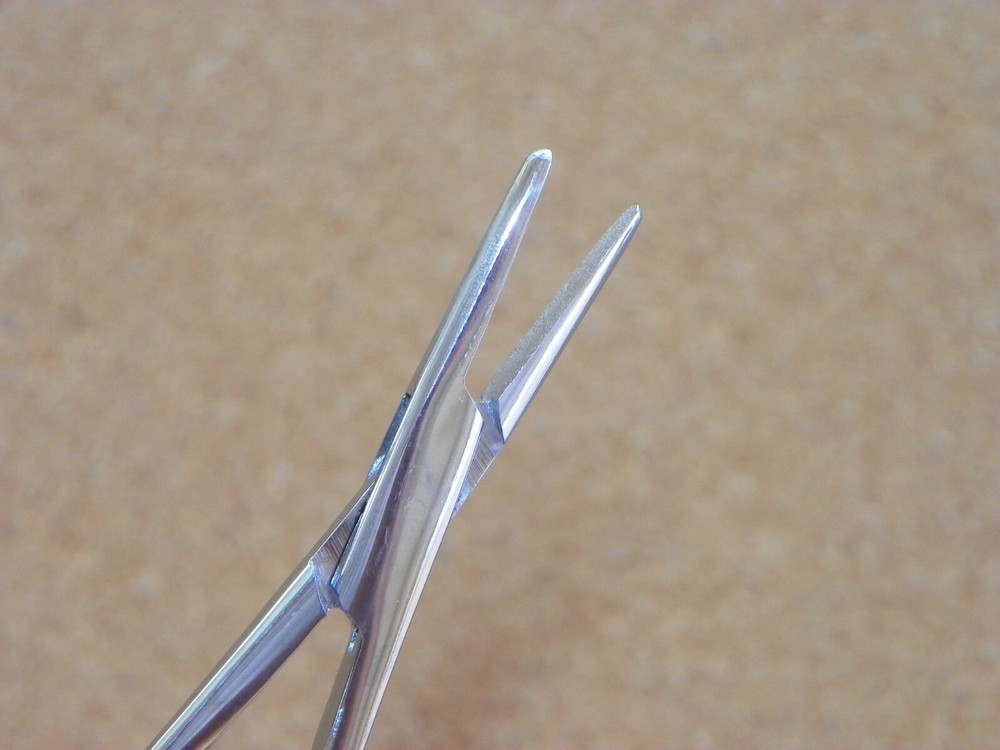 Smooth Jawed Hemostat 5"
