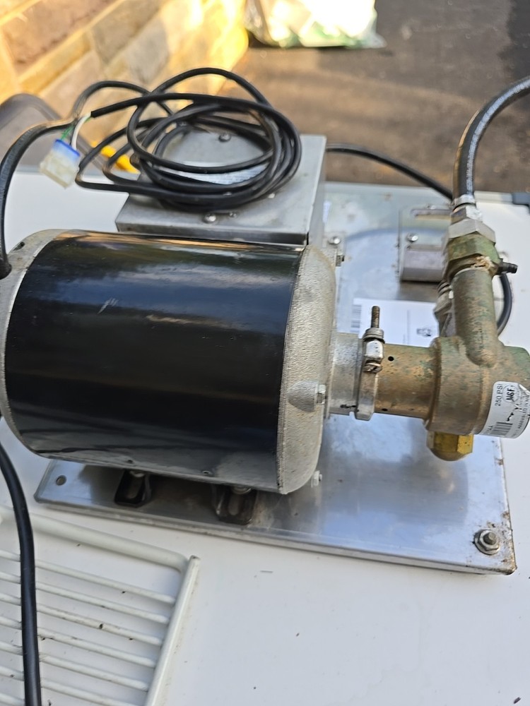 Lancer CARBONATOR Pump Deck 824200/01 Used