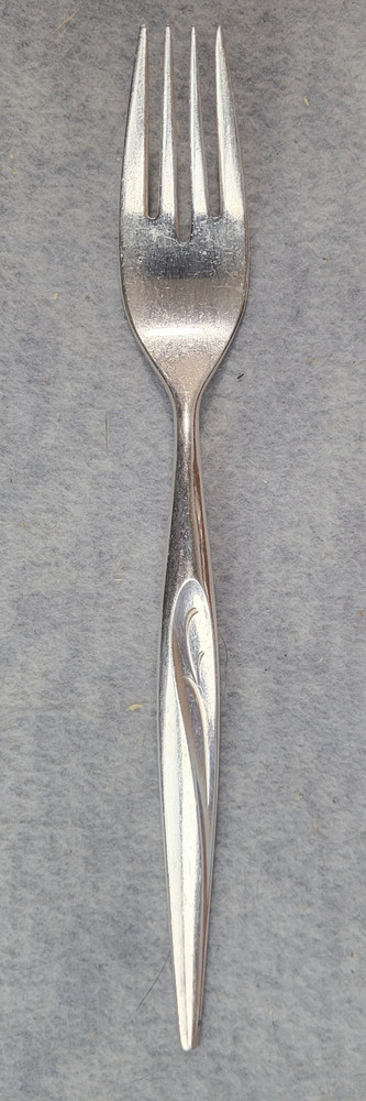 54 Piece Oneida Community Flight Flatware Silverplate with Case 8 Place Settings