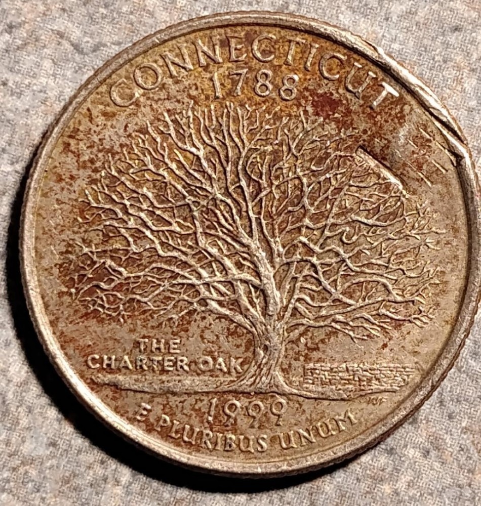 1999 D Connecticut Retained Strike Through "Wire" Error (See Reverse Pics)