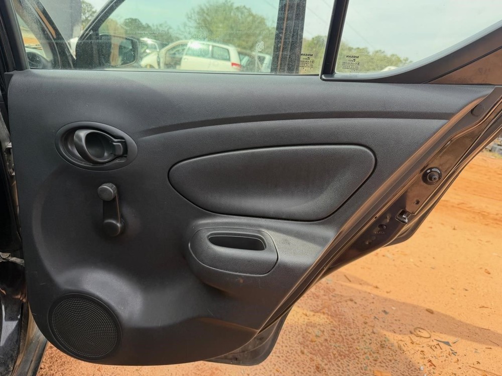 VERSA 2016 Keys/Latches/Locks 104956401
