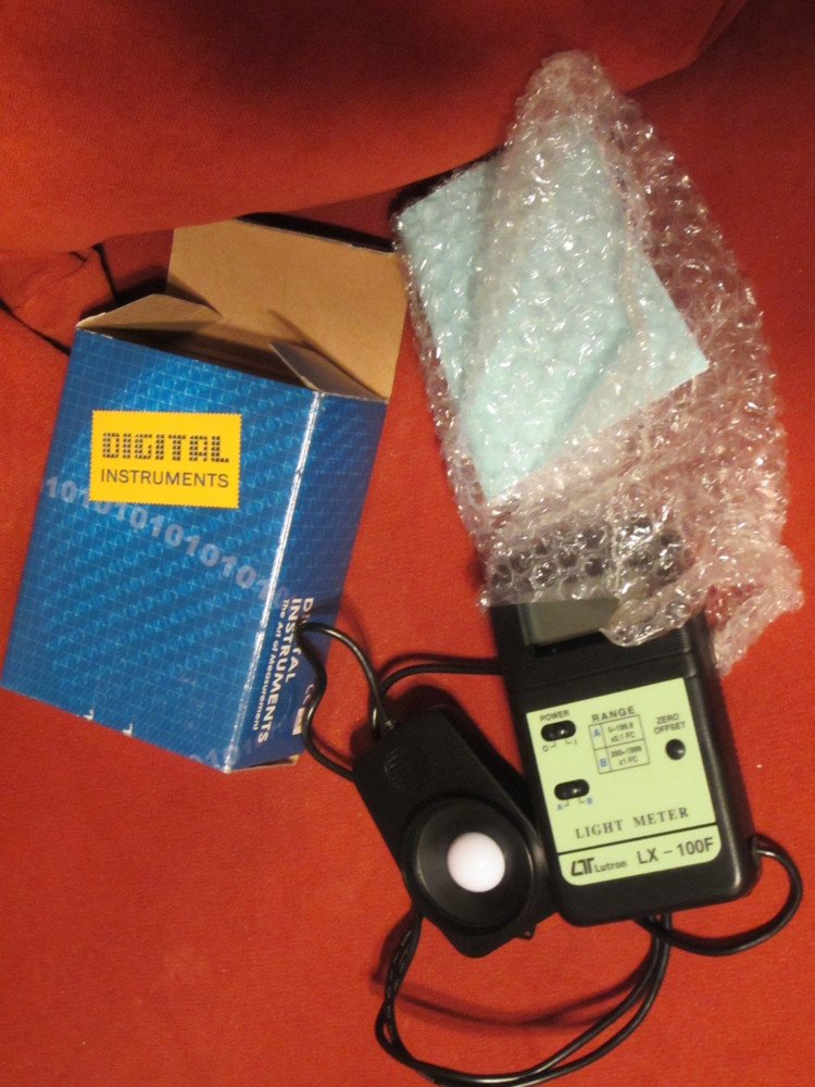 Lutron LX-100F Digital Light Meter With LCD Display and Sensor