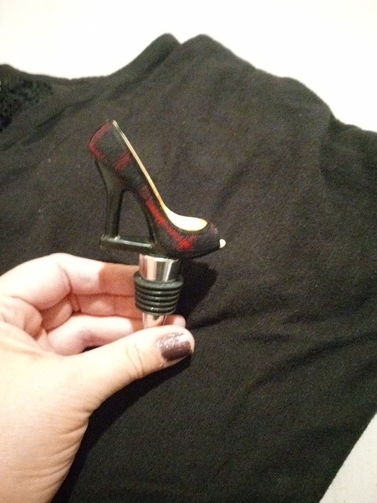 HIGH HEEL LACE BOTTLE LIQUOR TOPPER