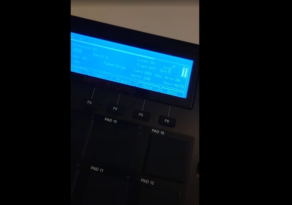 AKAI MPC STUDIO BLACK 2010