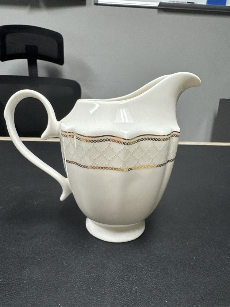 Lorren Home Trends Creamer Small