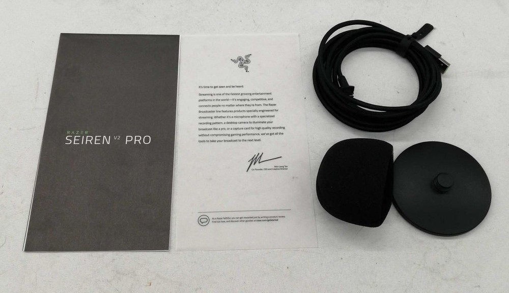 RAZER USB Microphone SEIREN V2 PRO Used