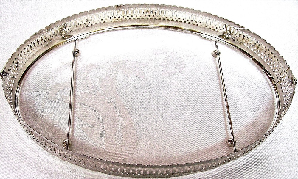 SILVERPLATE DIVIDED FOUR COMPARTMENT WHITE SERVING DISH WITH HANDLE