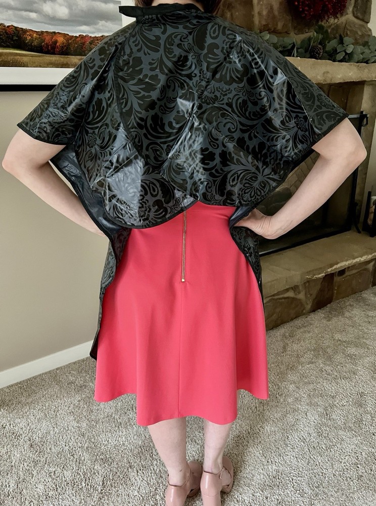 Andre/Fromm Damask Vinyl Shampoo Cape