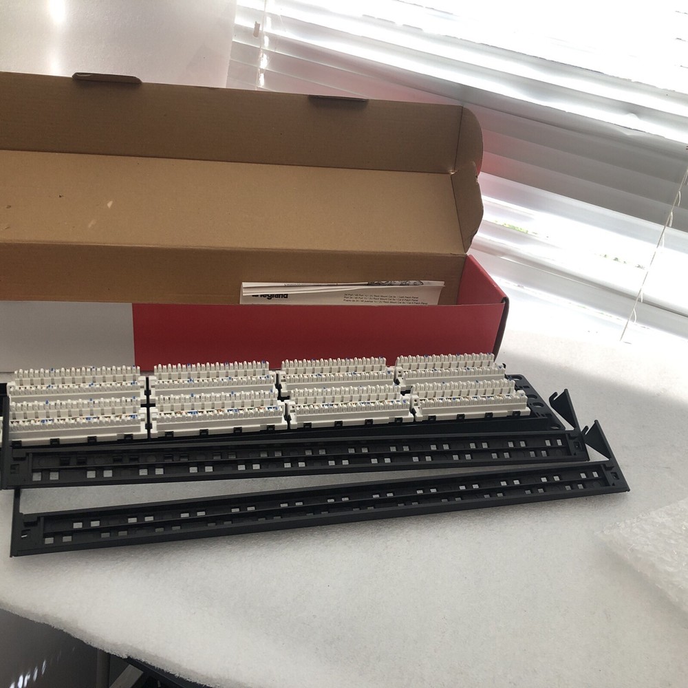 Olegrand 48845C5E 48-Port Communication Circuit Accessory Panel