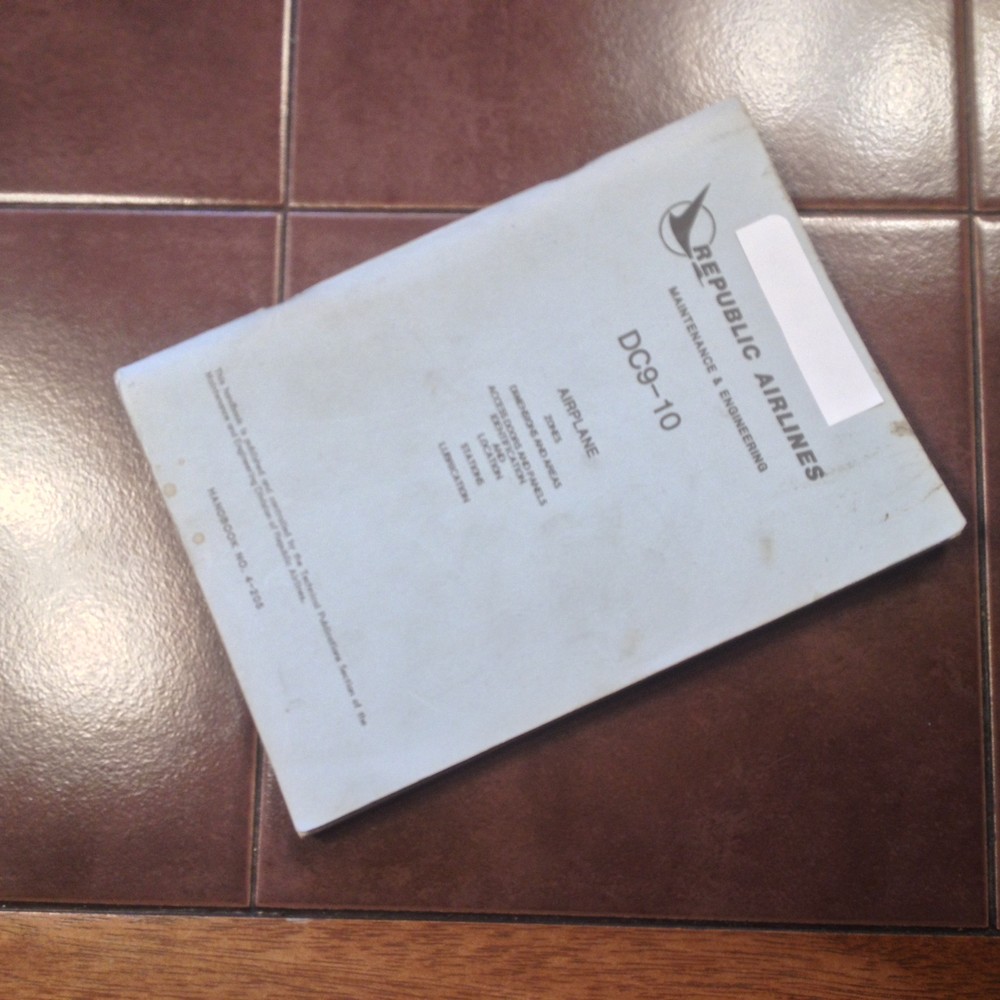 DC9-10 Maintenance & Engineering Zones, Stations, Lubrication Doors Booklet