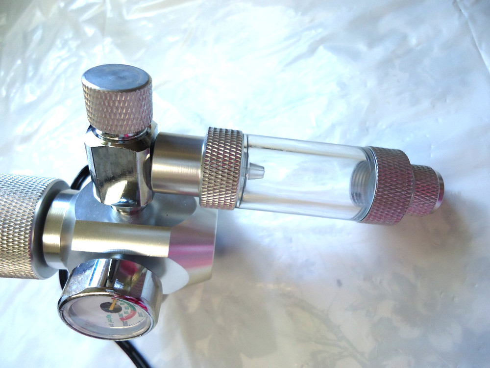 AQUARIUM CO2 REGULATOR