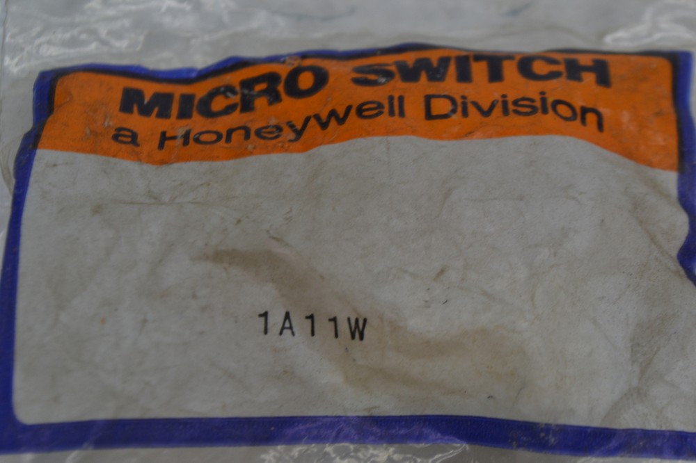 MICROSWITCH 1A11W INDICATOR LIGHT WHITE NSMP