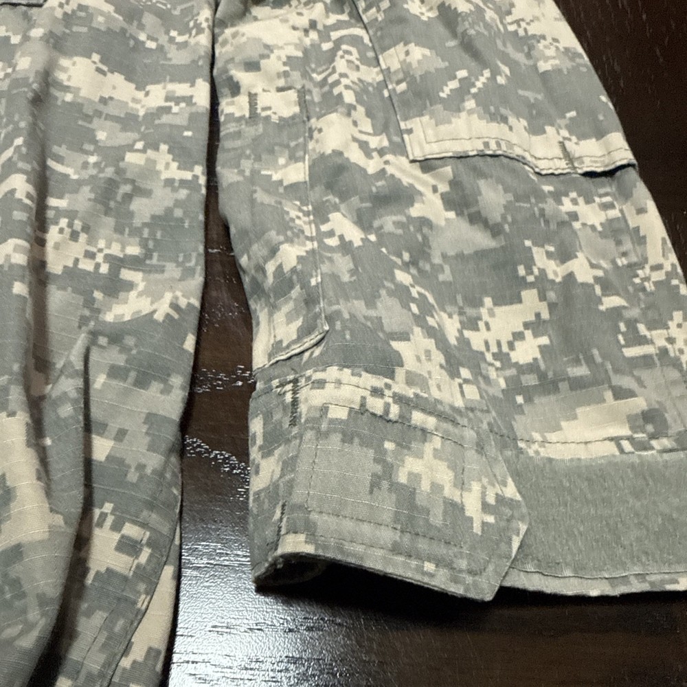 ACU Digital Jacket Medium-Regular NSN: 8415-01-519-8510