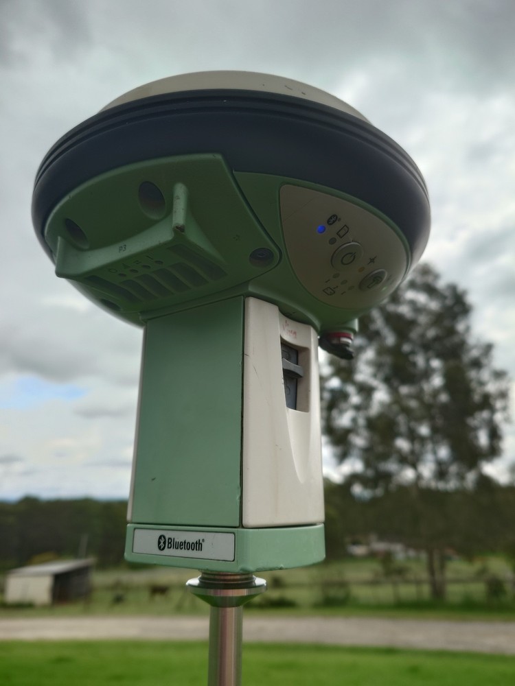 Leica GS15 GNSS and CS15 Field Controller