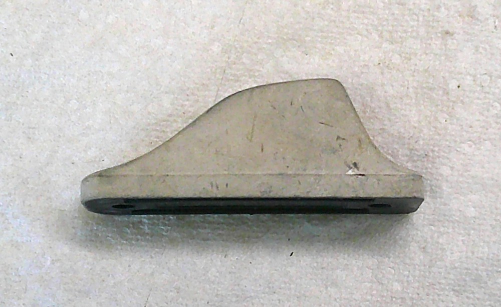 CLAM CLEAT, #201, Vertical, 1/4" to 1/2" line.