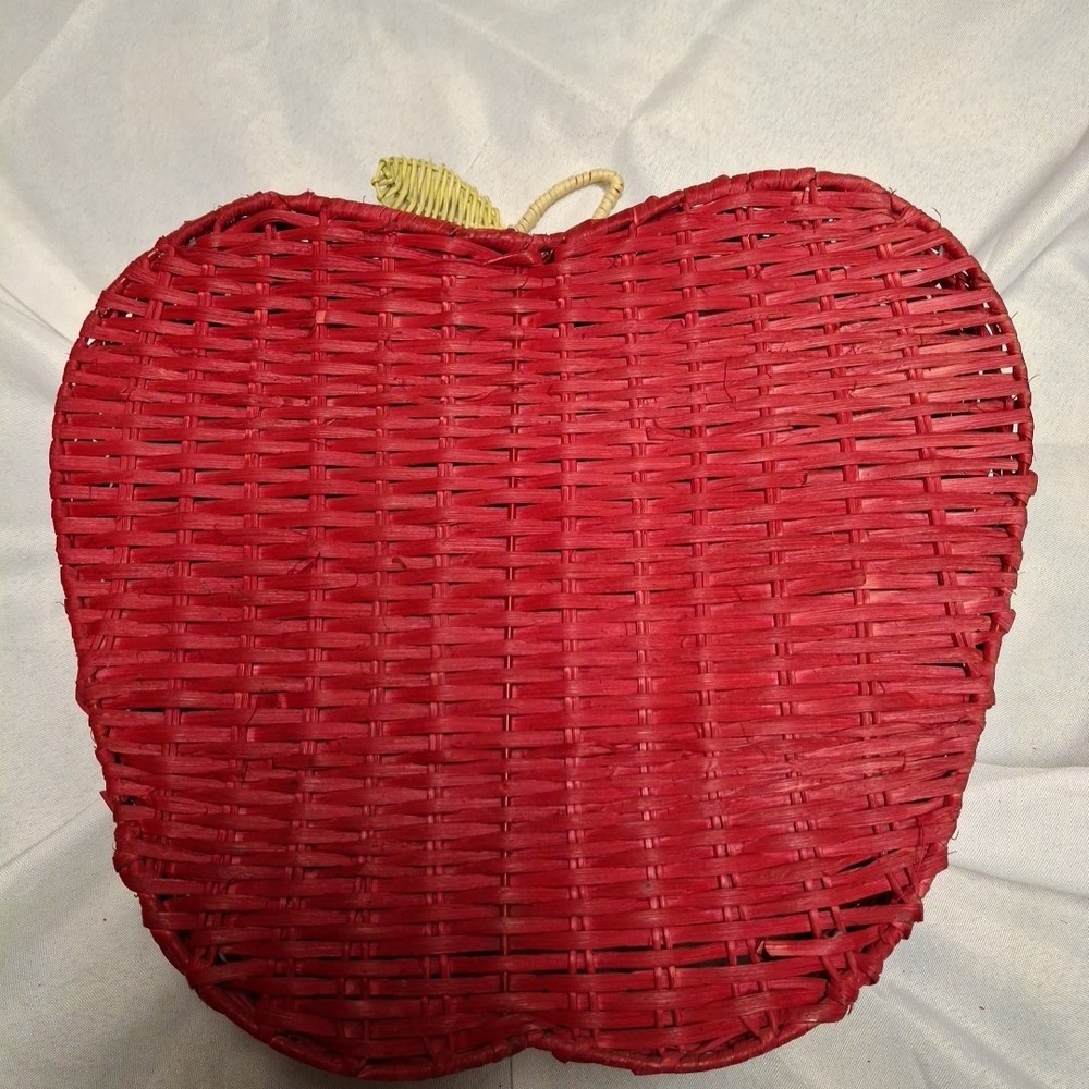 Set of 3 red apple shaped nesting woven baskets Small Medium Large