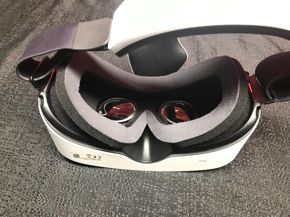 Samsung Gear VR Headset - SM-R321 - White