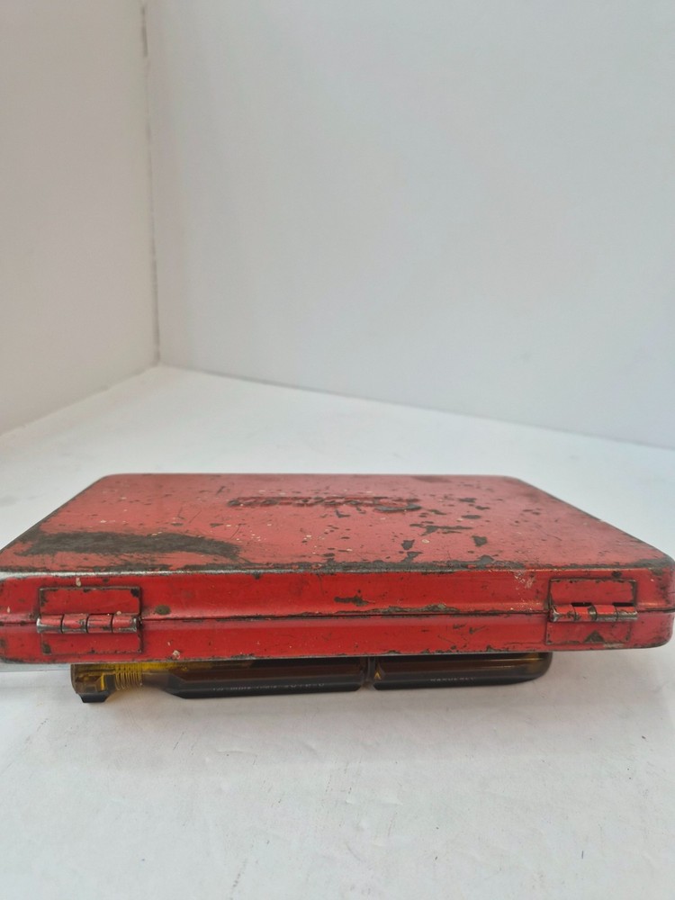 snap on model KRA-275 tool box , red metal case for 1/4" drive socket set.