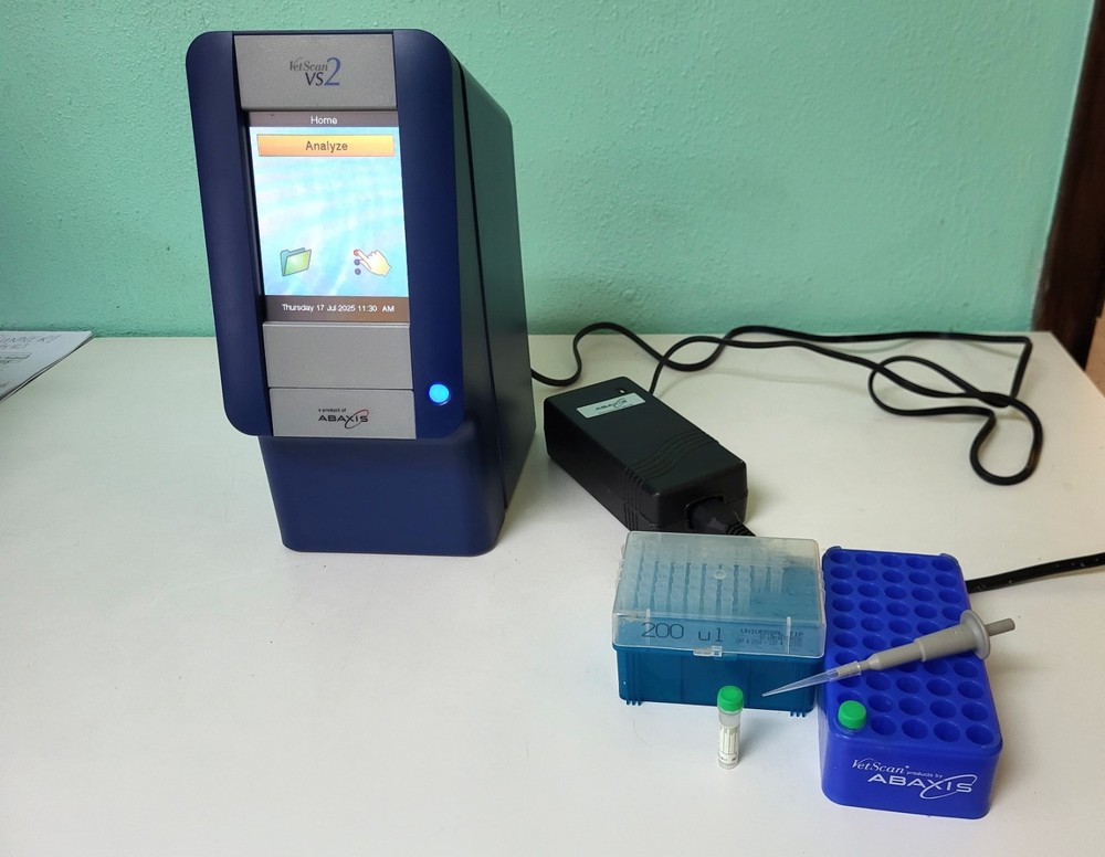Abaxis Zoetis Vetscan VS2 Veterinary Chemistry Analyzer