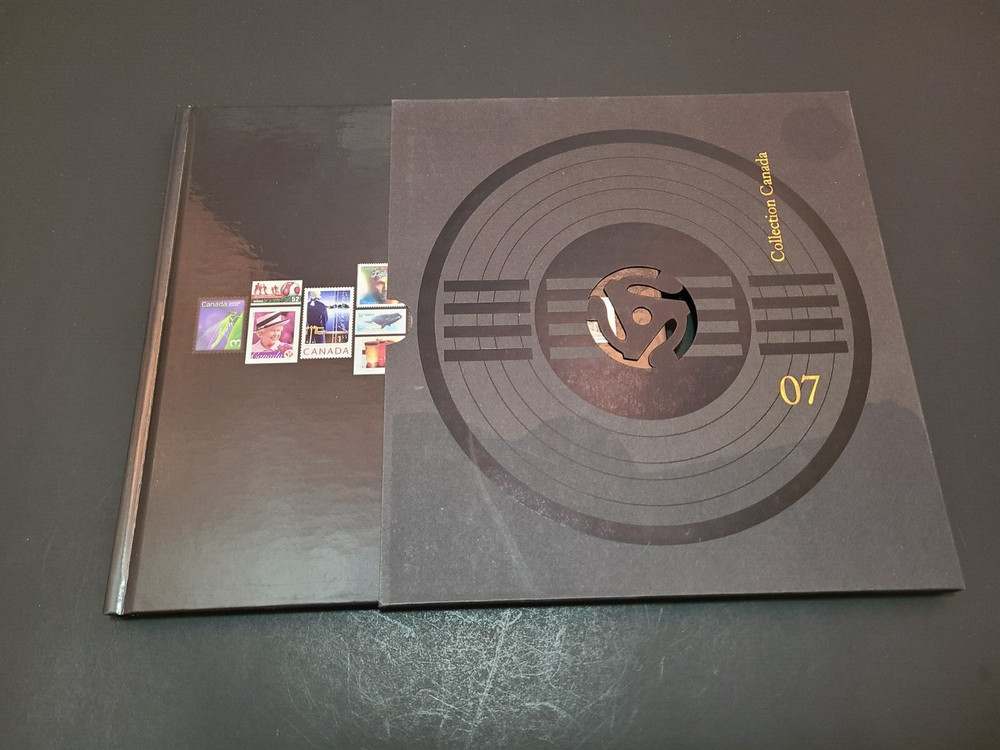 Canada Post COLLECTION CANADA 2007 STAMP SET ALBUM YEARBOOK