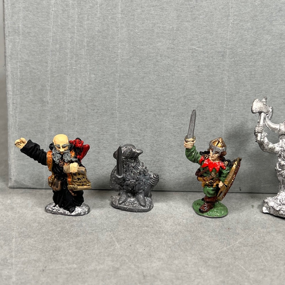 Grenadier 1980 Advanced D & D Figure Set Dungeon Explorers 5001 MISSING TWO +Box