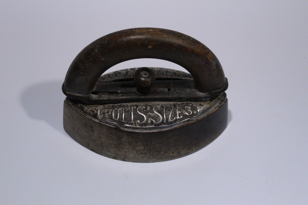 Antique 1800’s  Size 3 SAD IRON WITH REMOVEABLE CURVED WOOD HANDLE