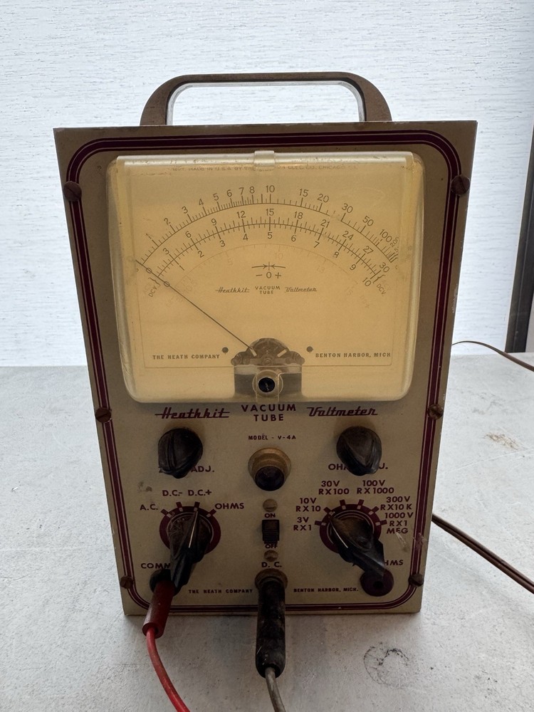 HEATHKIT V-4A VACUUM TUBE VOLTMETER - Powers On